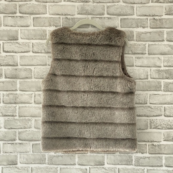 Joie Faux Fur Vest - Picture 2 of 6